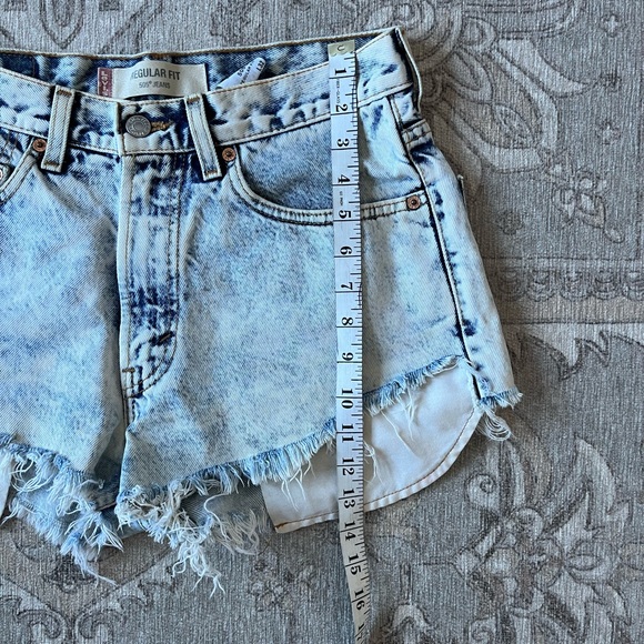 Levi’s 505 Jean Shorts - Picture 4 of 9